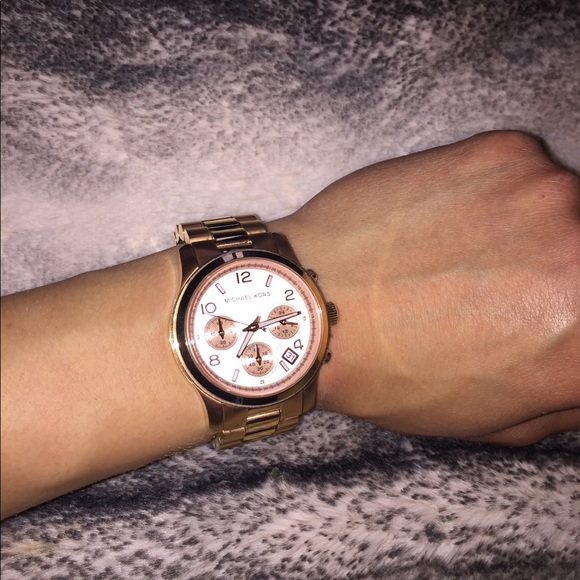 Michael Kors Chronograph Rose Gold Watch - Picture 2 of 4